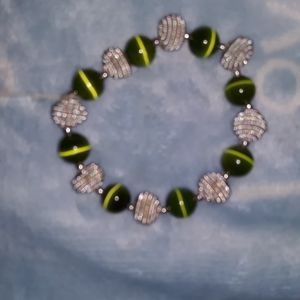 Hand crafted Bracelet Silver Irish green tiger stone Silver Bead Stretch…